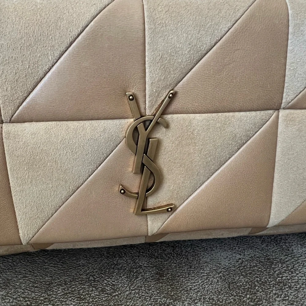 Saint Laurent Quilted Patchwork Leather Shoulder Bag in Beige - Picture 3 of 11